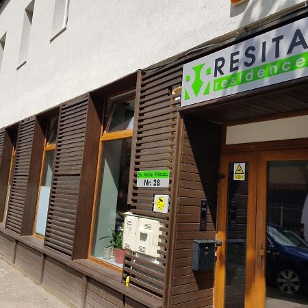Resita Residence Sauna Apartment Екстер'єр фото
