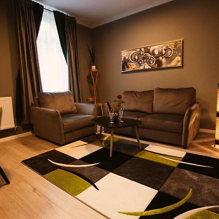 Resita Residence Sauna Apartment Екстер'єр фото