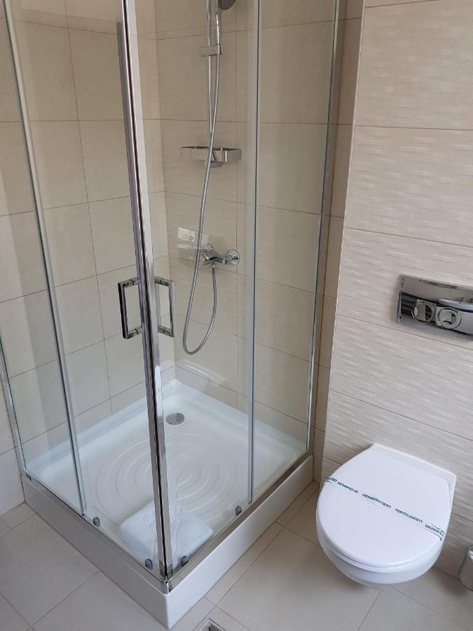 Resita Residence Sauna Apartment Екстер'єр фото