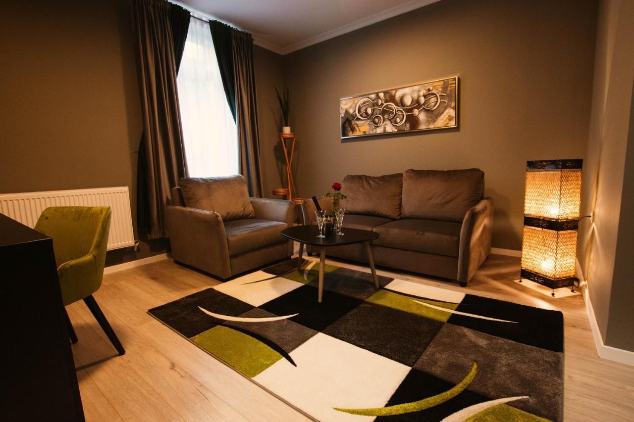 Resita Residence Sauna Apartment Екстер'єр фото